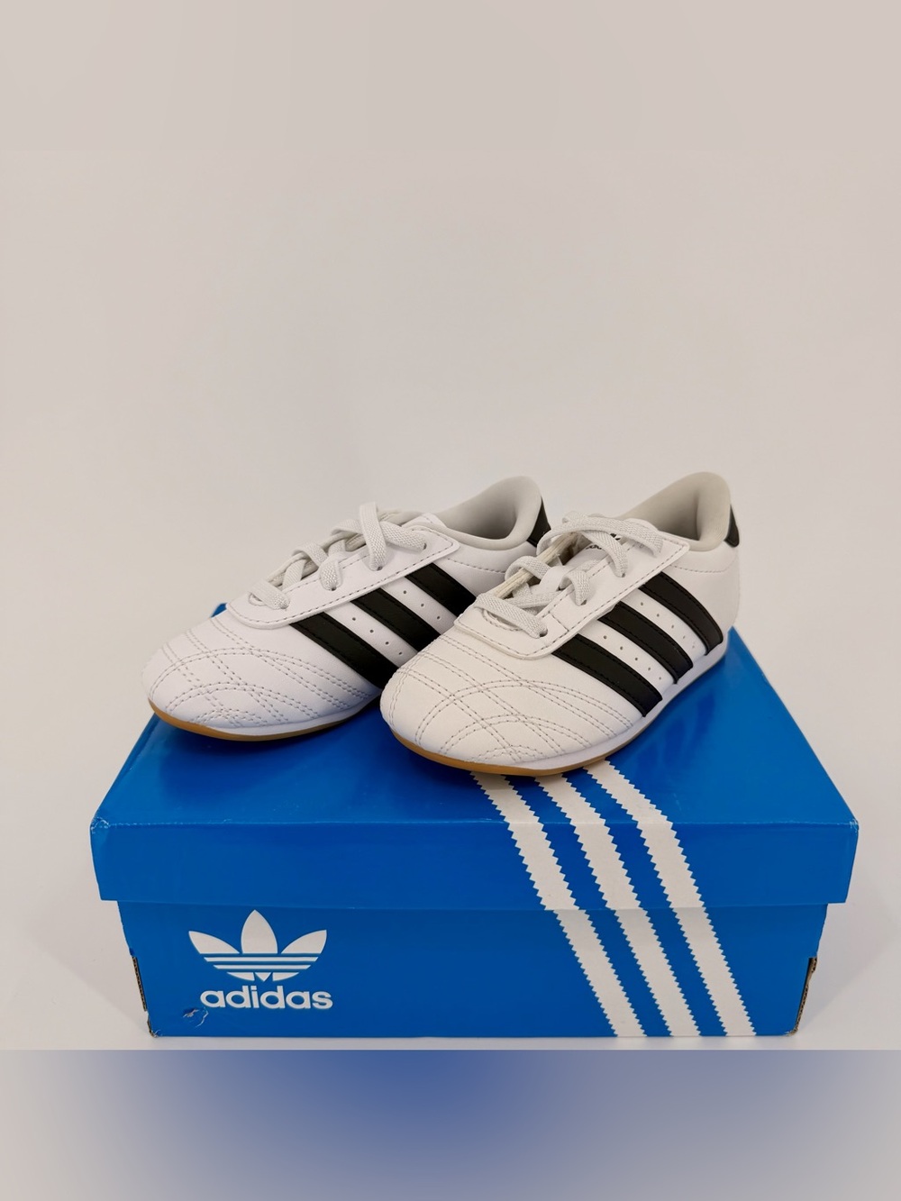 adidas Taekwondo Lace CF E JP9536 Kids 9K White Black Gum Shoes NIB
